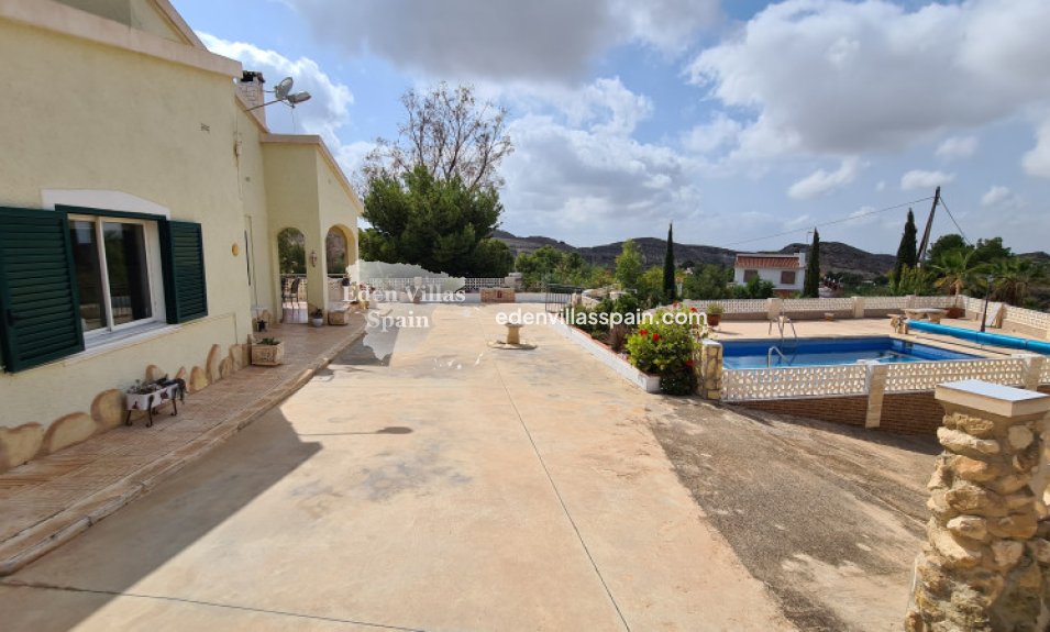 Resale - Country House - Crevillente