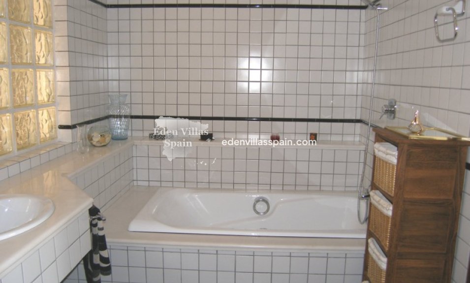 Resale - Country House - Elche