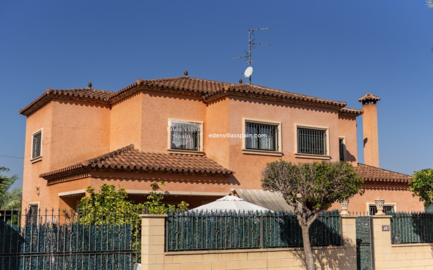 Resale - Country House - Elche