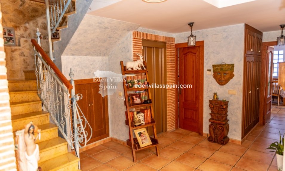 Resale - Country House - Elche