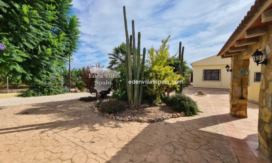 Resale - Country House - Elche