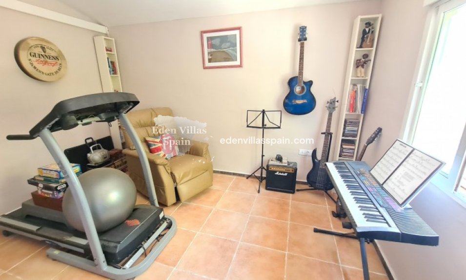 Resale - Country House - Elche