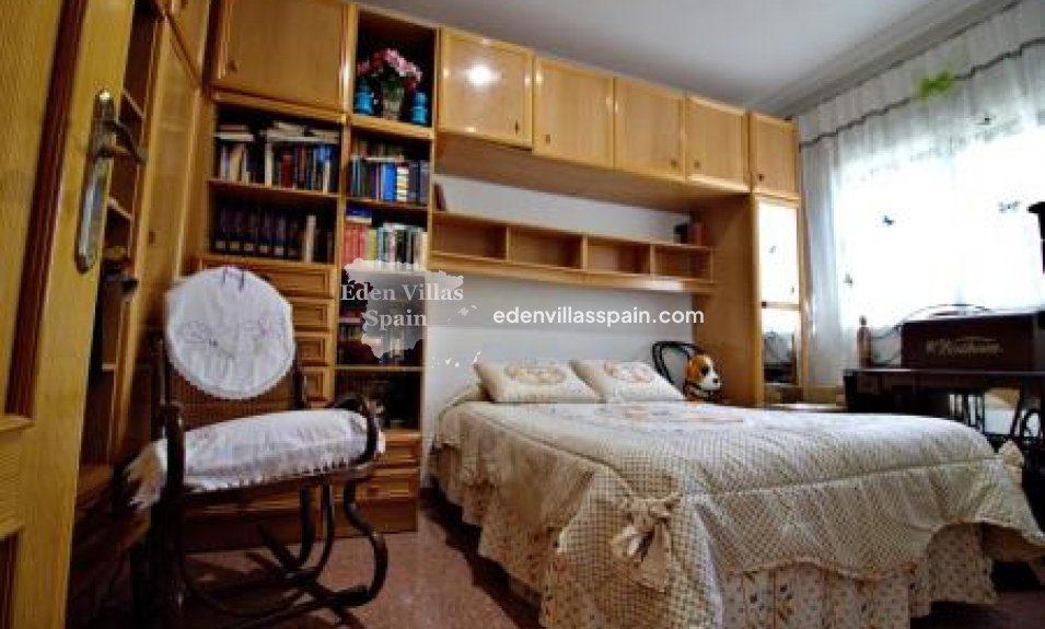 Resale - Country House - Elche