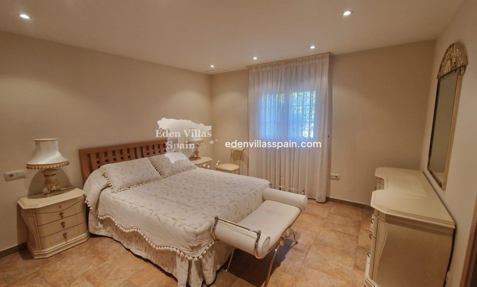 Resale - Country House - Elche