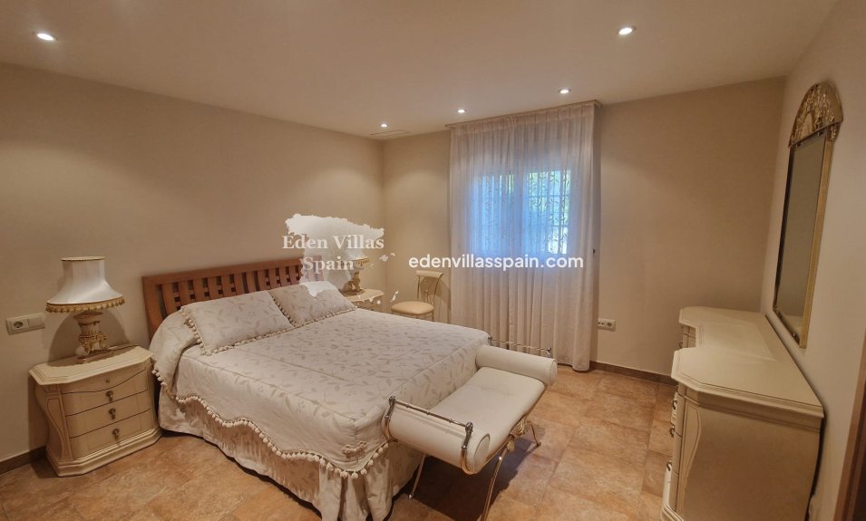 Resale - Country House - Elche