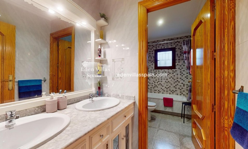 Resale - Country House - Elche