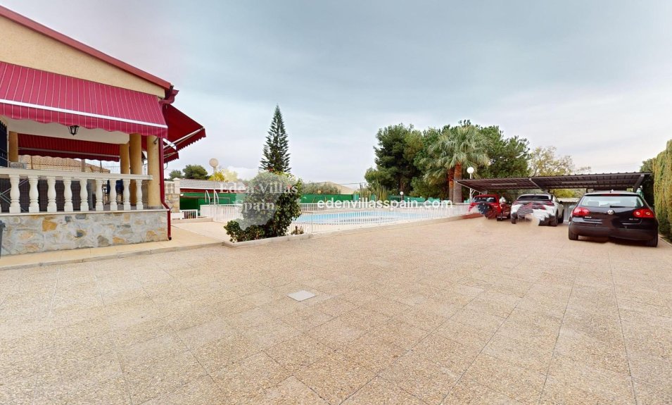 Resale - Country House - Elche