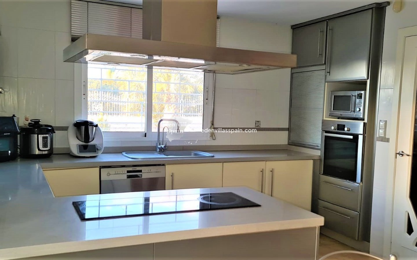 Resale - Country House - Elche