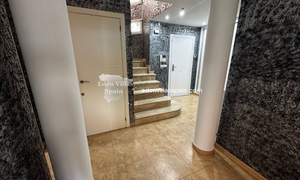 Resale - Country House - Elche