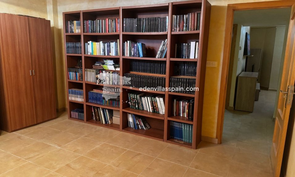 Resale - Country House - Elche