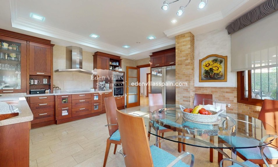 Resale - Country House - Elche