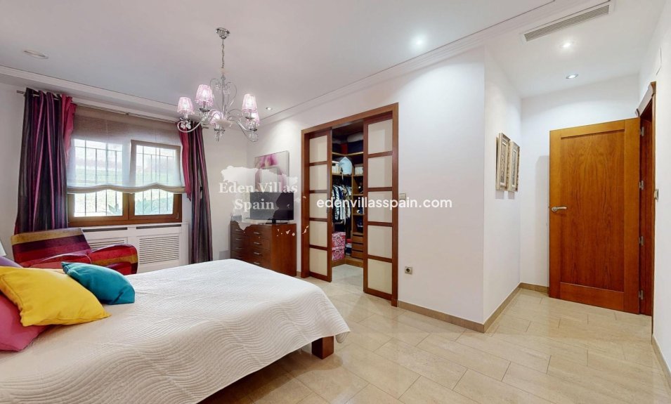 Resale - Country House - Elche