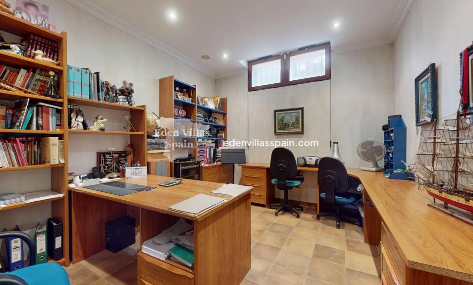 Resale - Country House - Elche