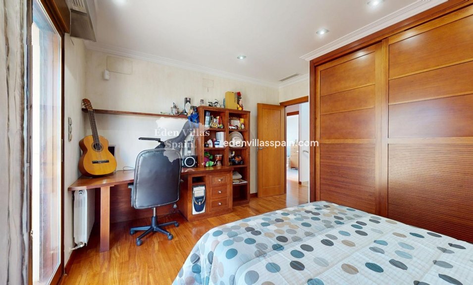 Resale - Country House - Elche