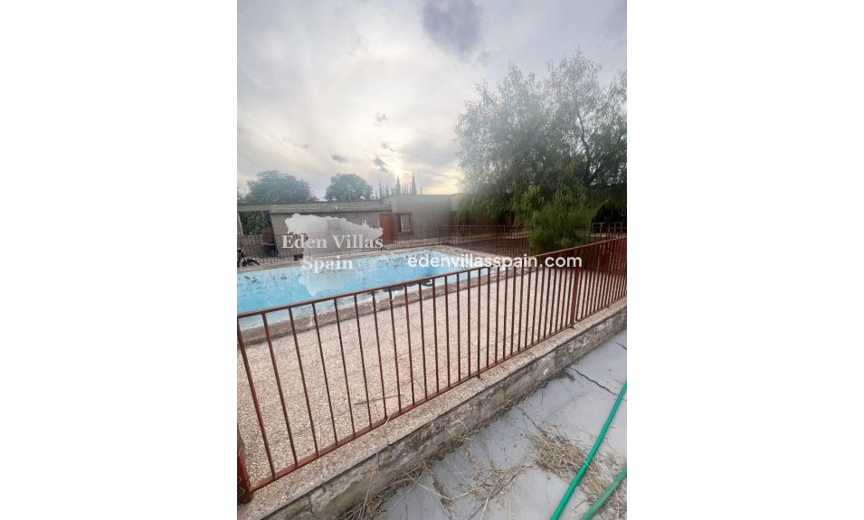 Resale - Country House - Elche