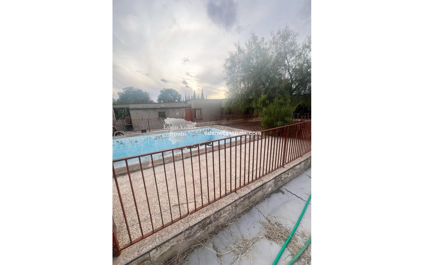 Resale - Country House - Elche