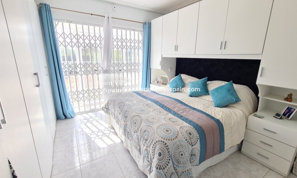 Resale - Country House - La Marina