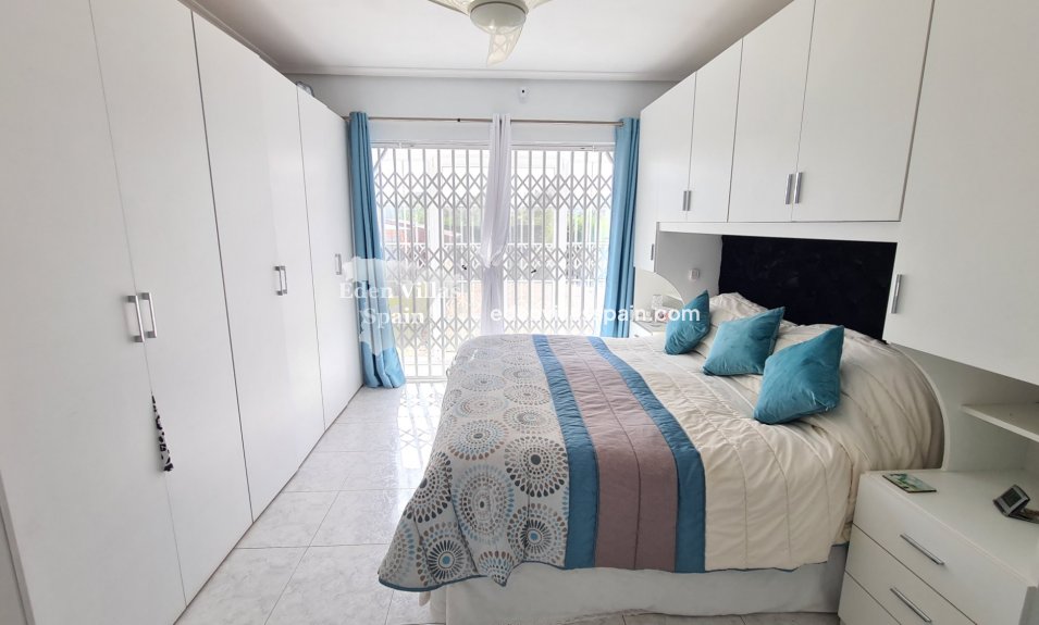 Resale - Country House - La Marina