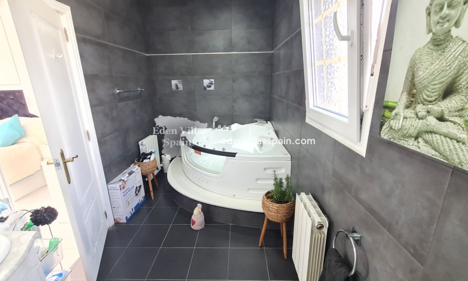 Resale - Country House - La Marina