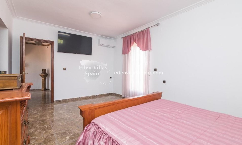 Resale - Country House - La Marina