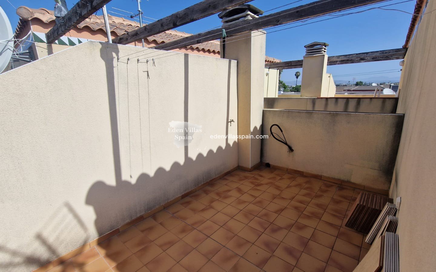 Resale - Terrace House - Daya Nueva