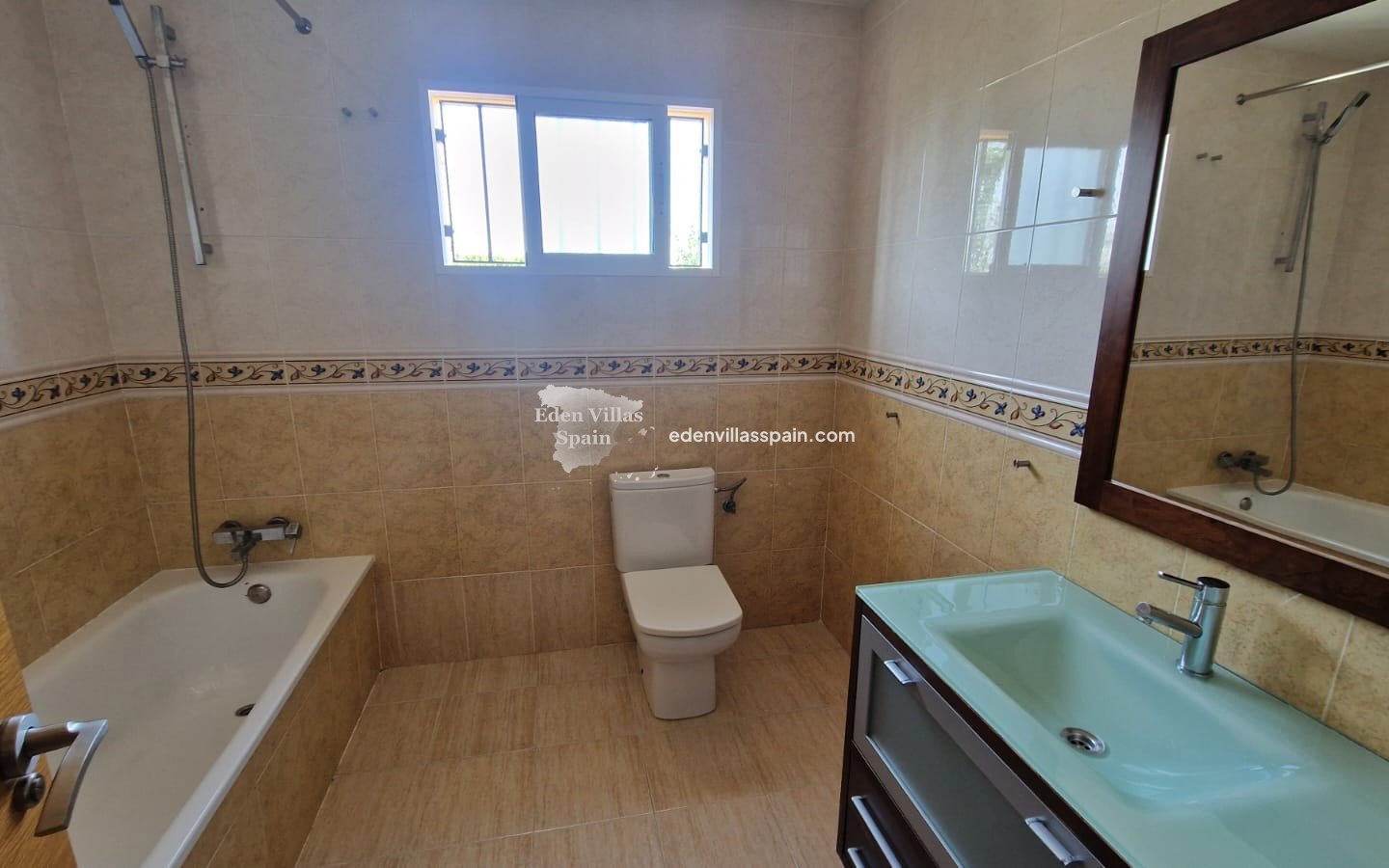 Resale - Terrace House - Daya Nueva
