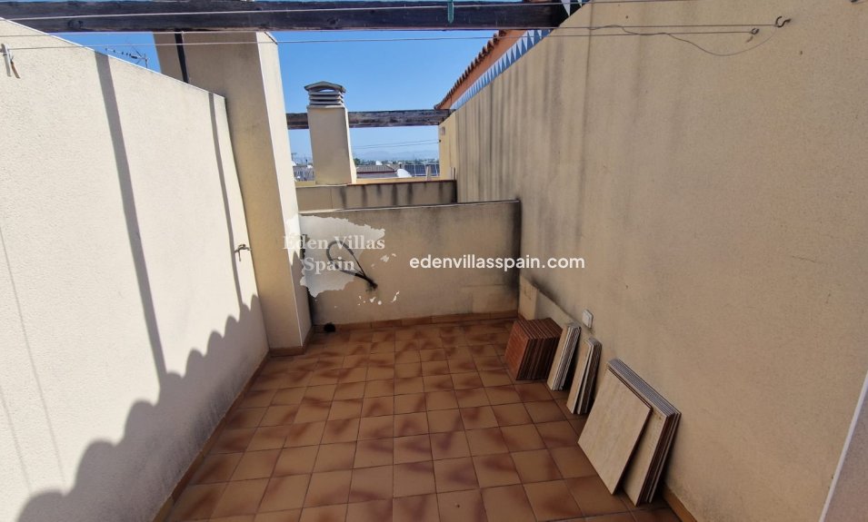 Resale - Terrace House - Daya Nueva