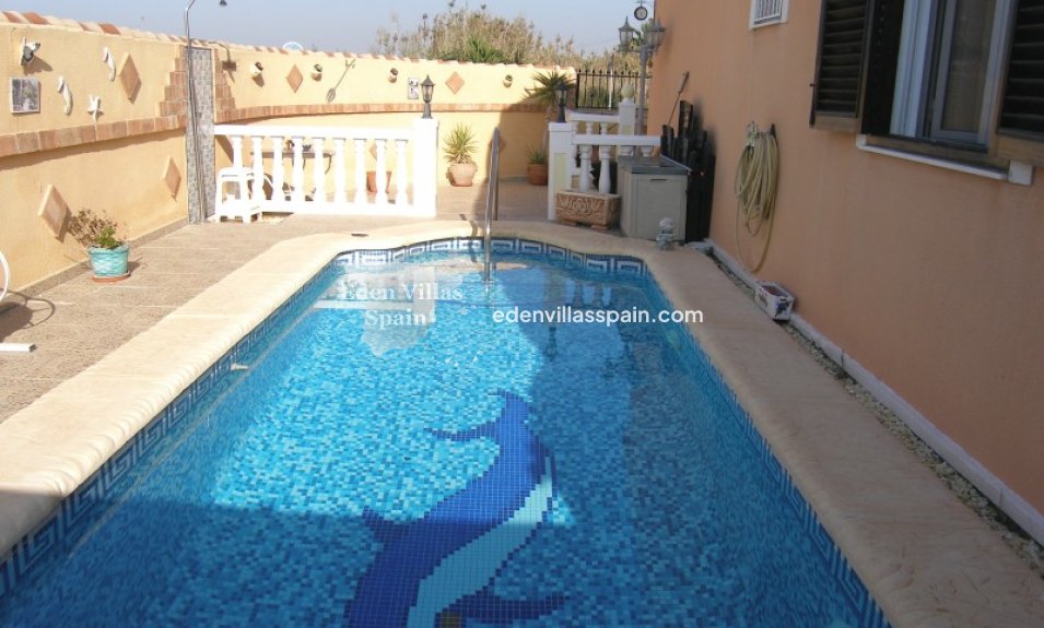 Resale - Town House - Daya Nueva
