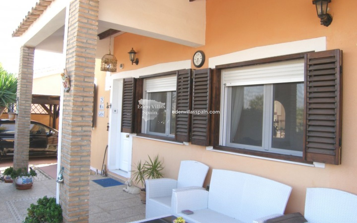 Resale - Town House - Daya Nueva