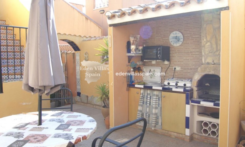 Resale - Town House - Daya Nueva