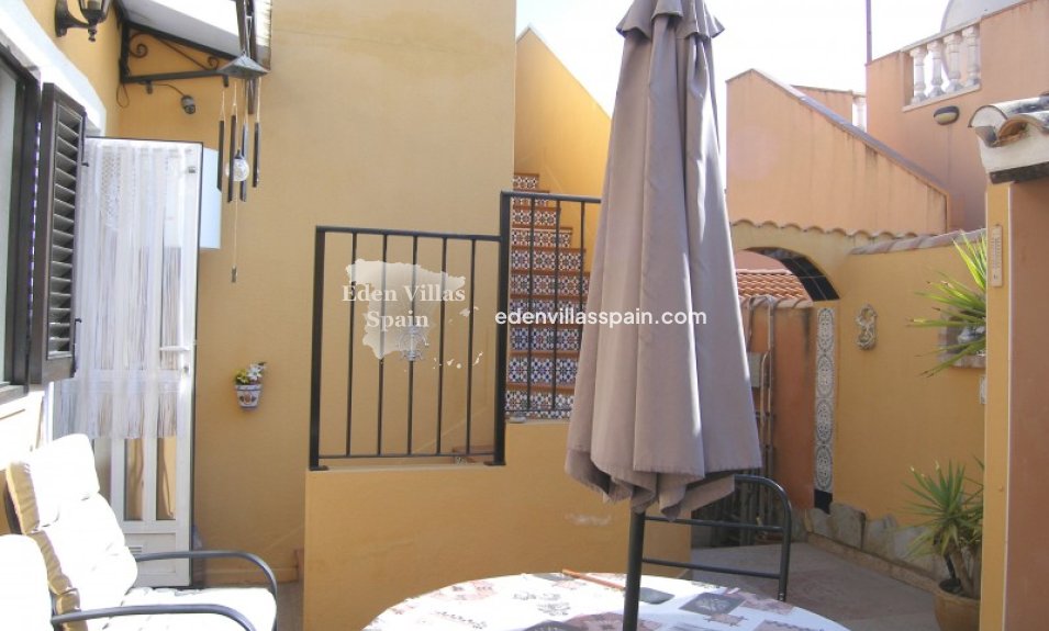 Resale - Town House - Daya Nueva