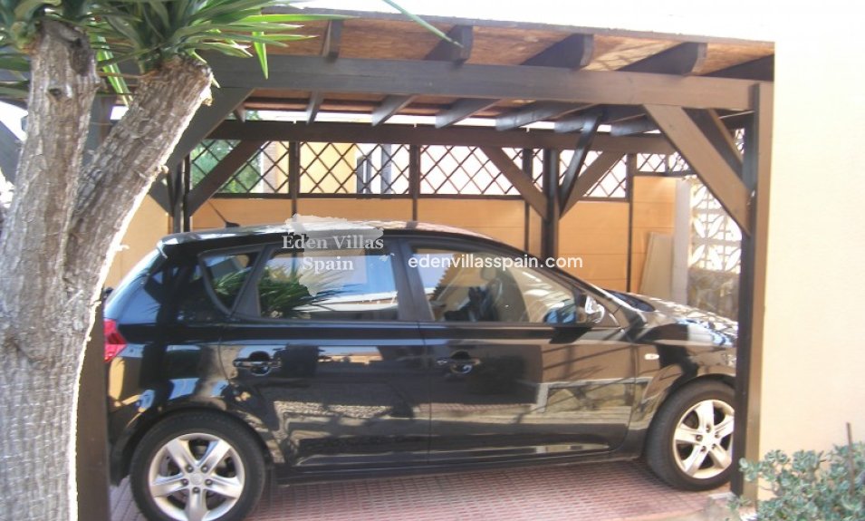 Resale - Town House - Daya Nueva