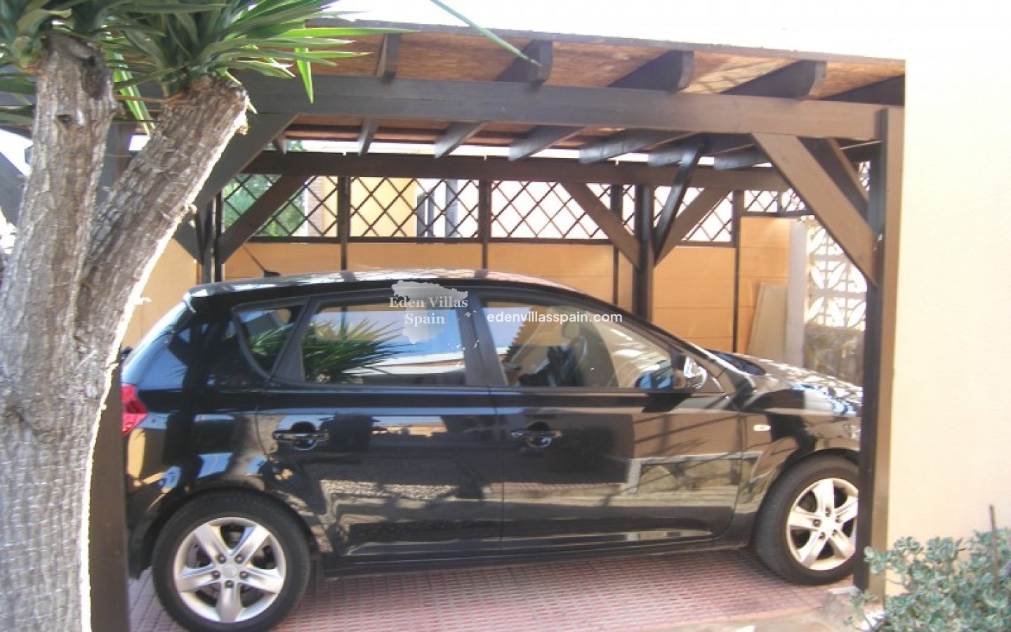 Resale - Town House - Daya Nueva