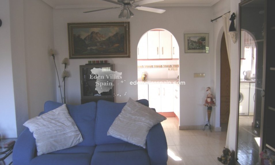 Resale - Town House - Daya Nueva