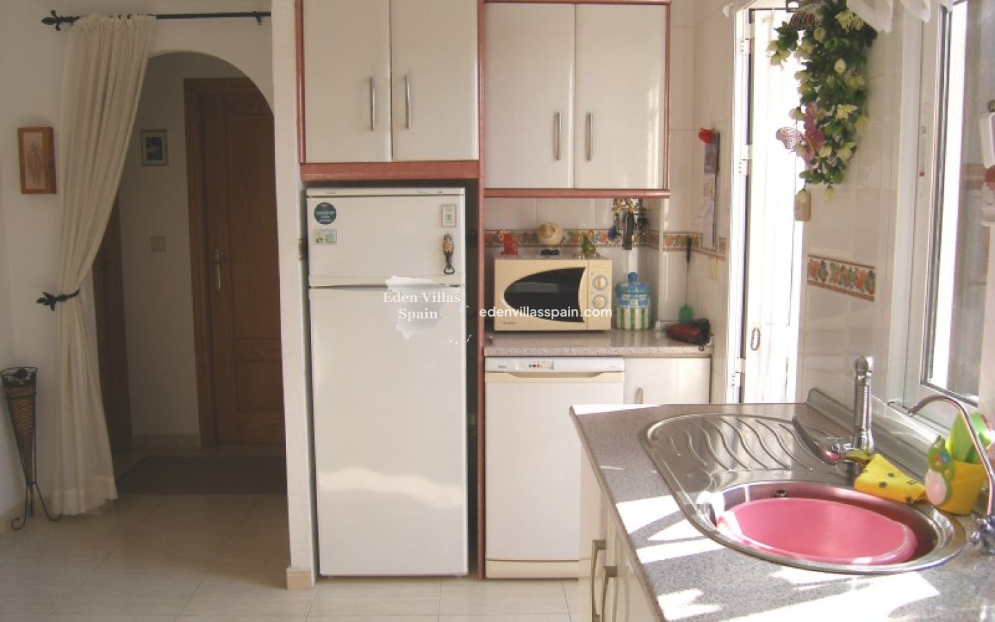 Resale - Town House - Daya Nueva