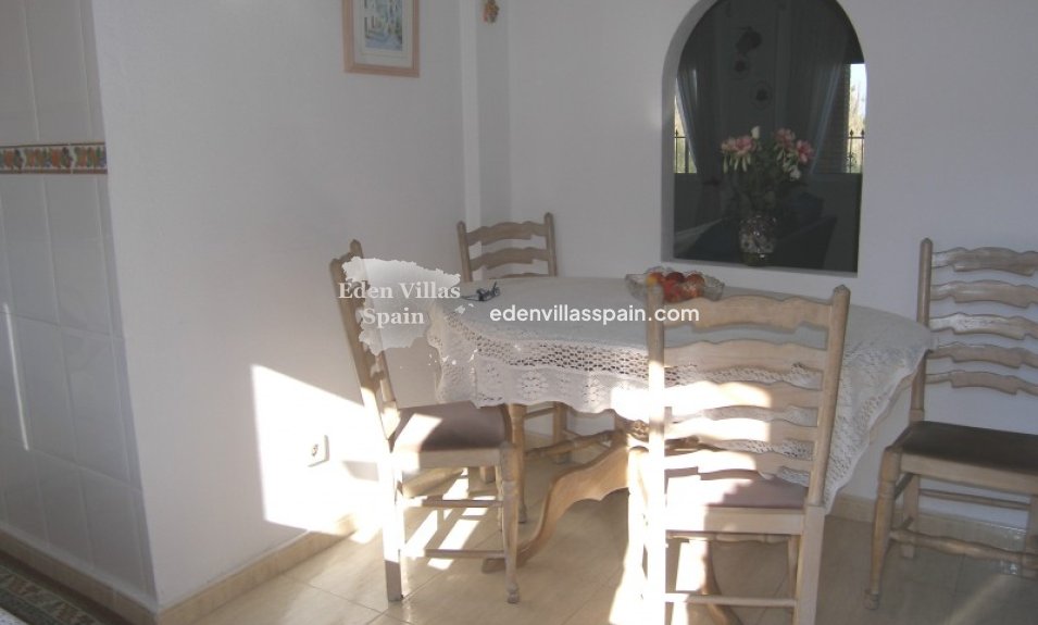 Resale - Town House - Daya Nueva
