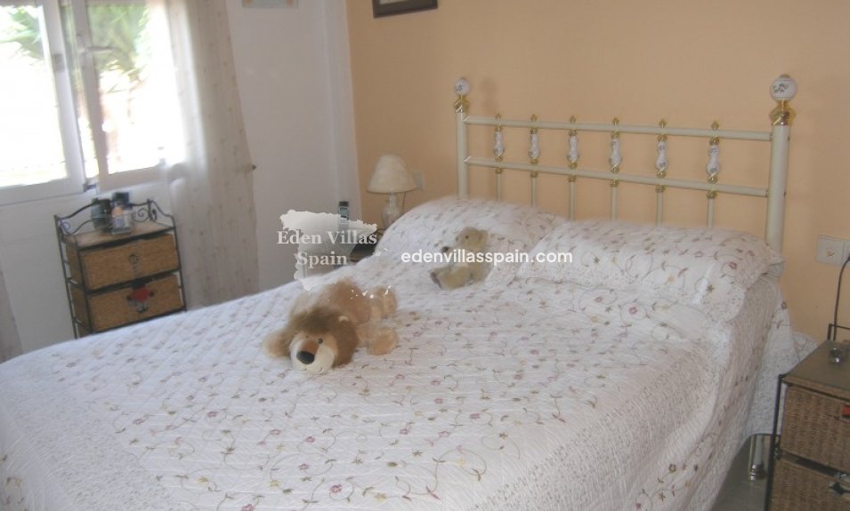 Resale - Town House - Daya Nueva