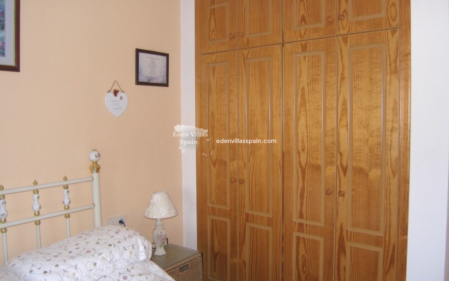 Resale - Town House - Daya Nueva