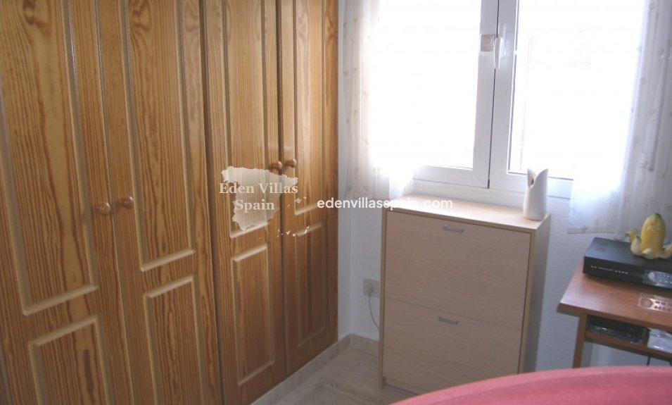 Resale - Town House - Daya Nueva