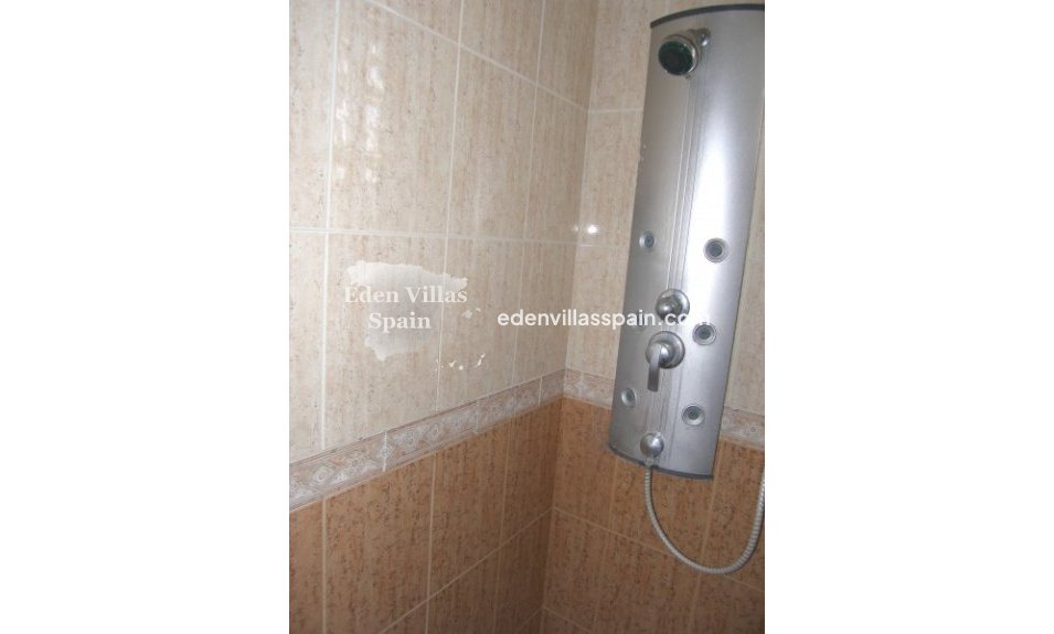 Resale - Town House - Daya Nueva