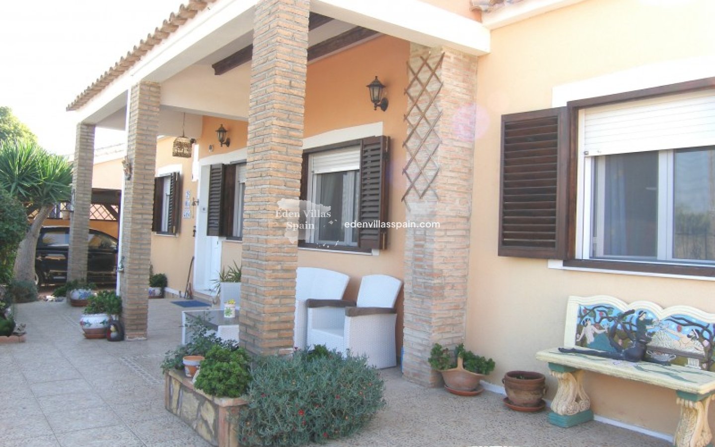 Resale - Town House - Daya Nueva