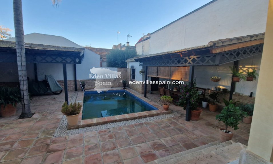 Resale - Town House - Dolores
