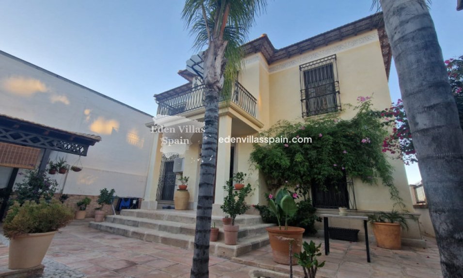 Resale - Town House - Dolores