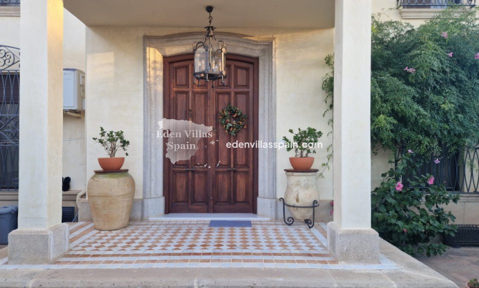 Resale - Town House - Dolores