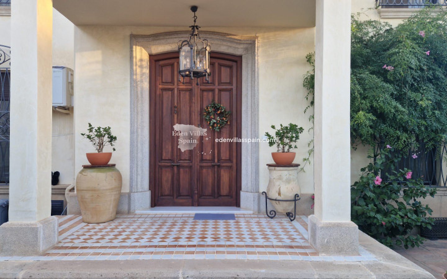 Resale - Town House - Dolores