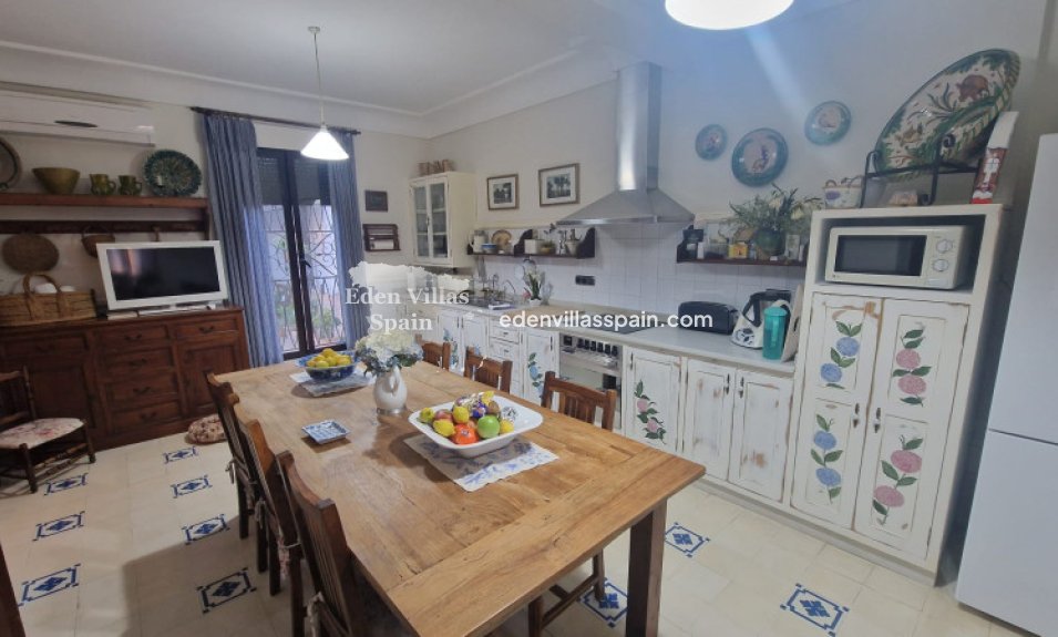 Resale - Town House - Dolores