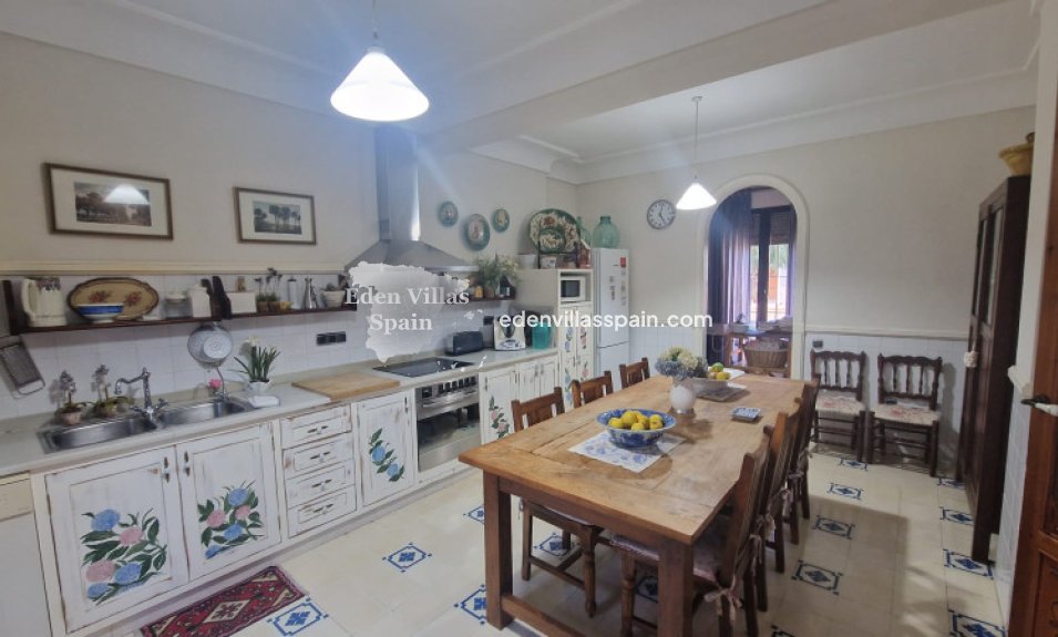 Resale - Town House - Dolores