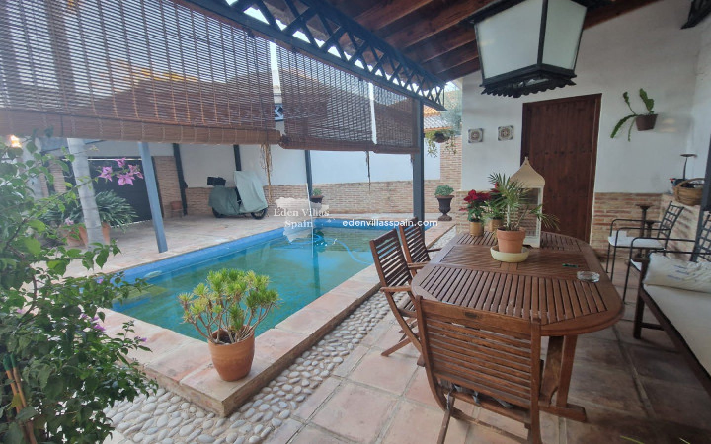 Resale - Town House - Dolores