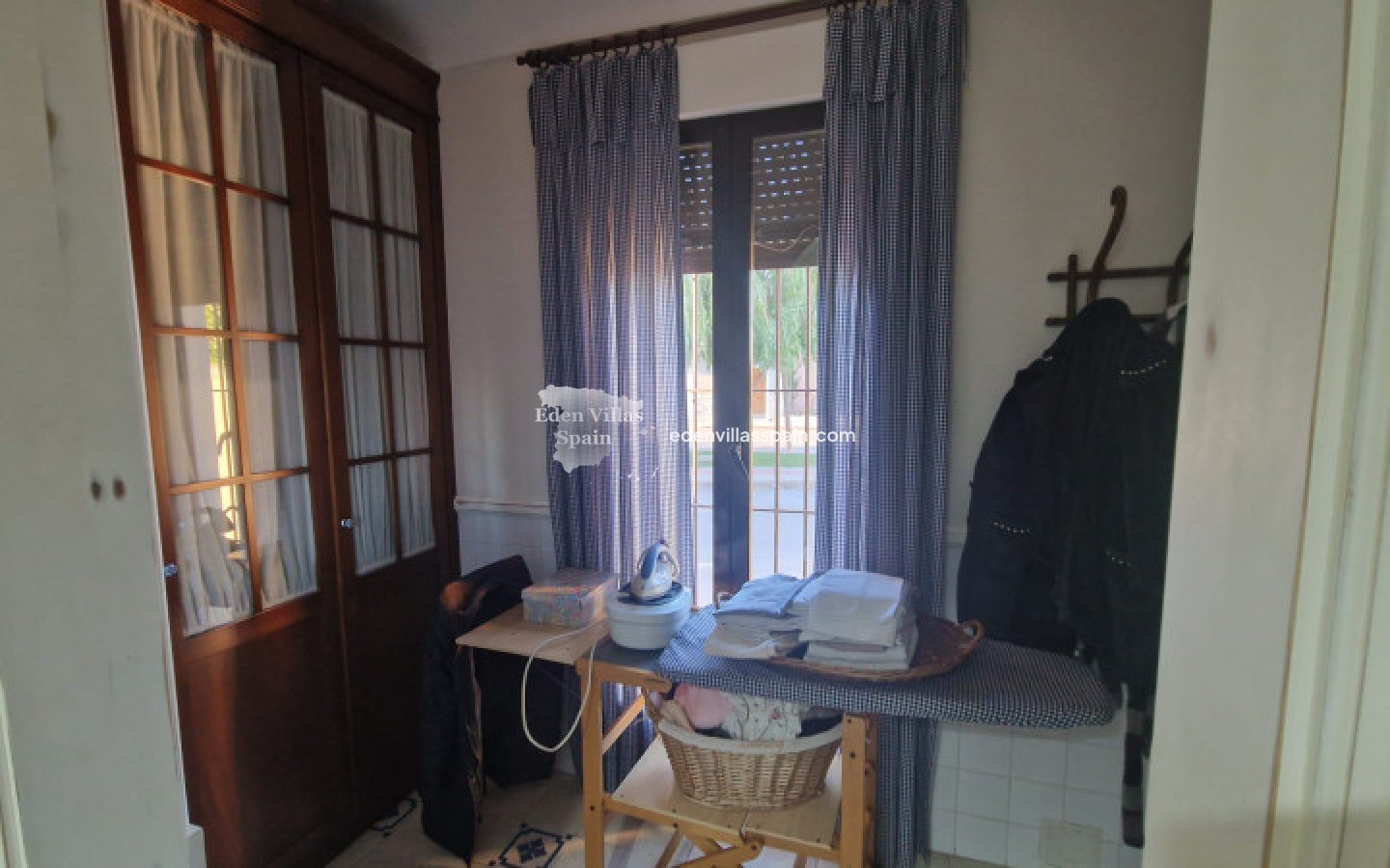 Resale - Town House - Dolores