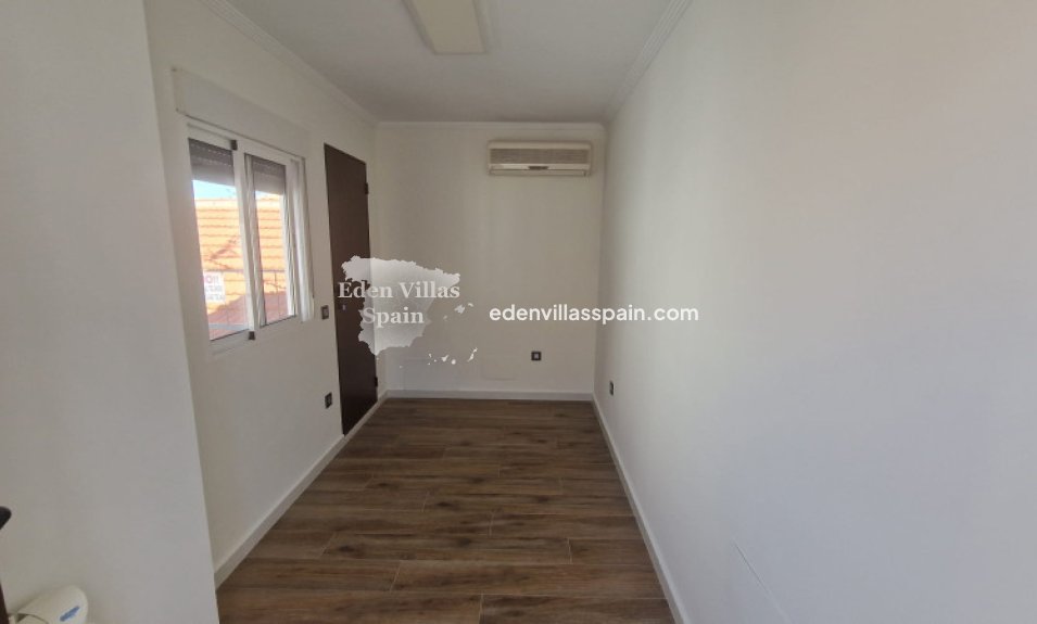 Resale - Town House - Dolores